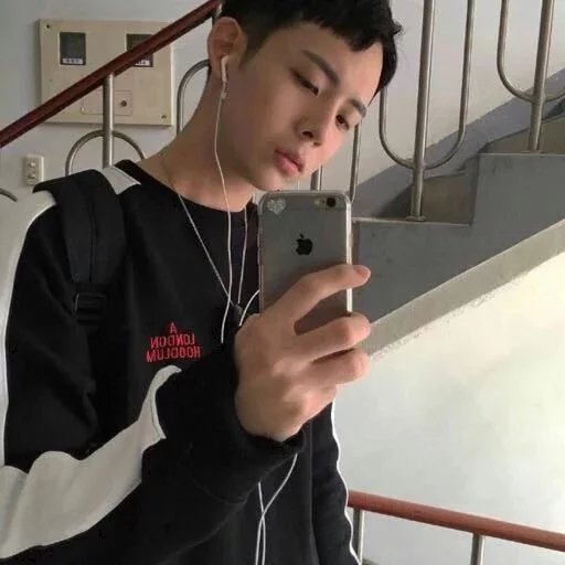 纪影韦苇