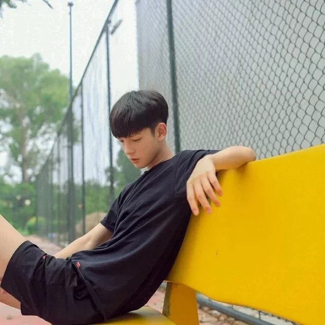 瞿勇苇莲